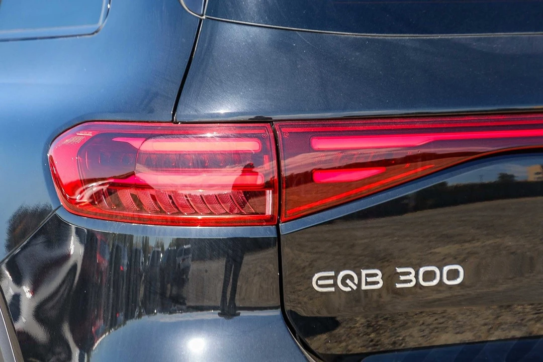 2024 Mercedes-Benz EQB - Image 8 of 12