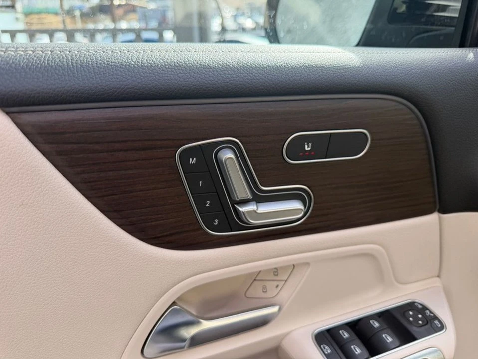2024 Mercedes-Benz EQB - Image 10 of 20