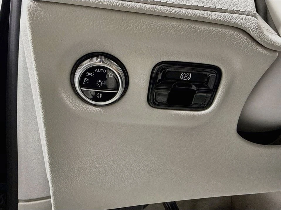 2024 Mercedes-Benz EQE - Image 10 of 20