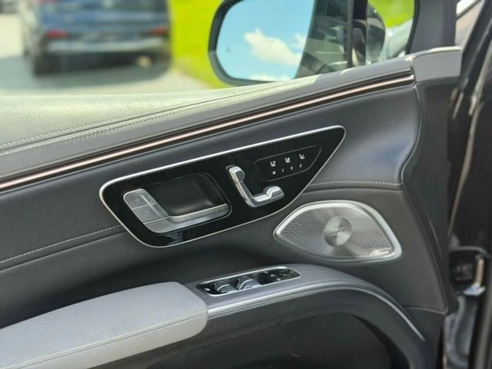 2024 Mercedes-Benz EQS - Image 8 of 20