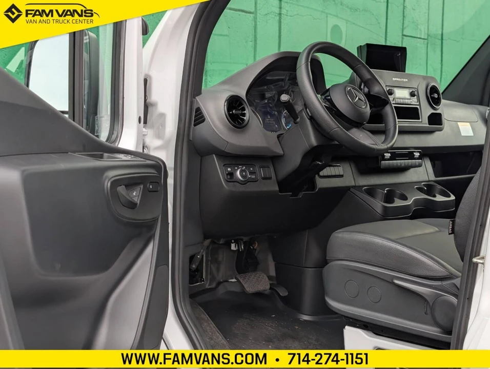 2024 Mercedes-Benz VS30 Sprinter - Image 10 of 21