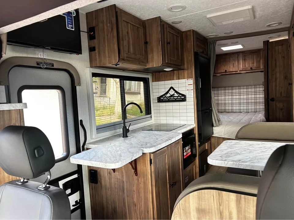 2024 Mercedes-Benz VS30 Sprinter - Image 7 of 20