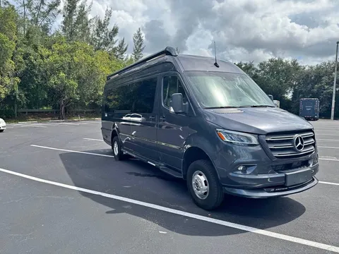 2024 Mercedes-Benz Interstate Grand Tour