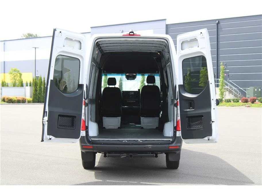 2024 Mercedes-Benz VS30 Sprinter - Image 9 of 10