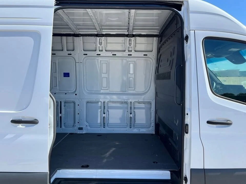 2024 Mercedes-Benz VS30 Sprinter - Image 7 of 8