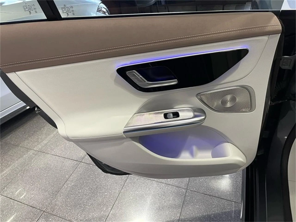 2024 Mercedes-Benz - Image 28 of 31