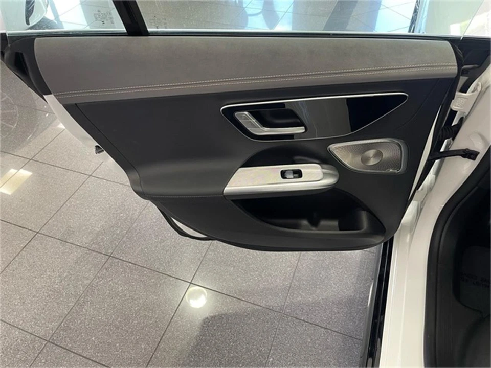 2024 Mercedes-Benz - Image 31 of 31
