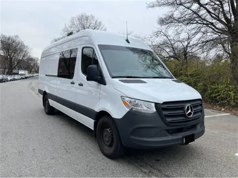 2024 Mercedes-Benz Sprinter 2500 Crew Van