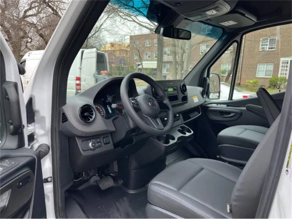 2024 Mercedes-Benz VS30 Sprinter - Image 14 of 29