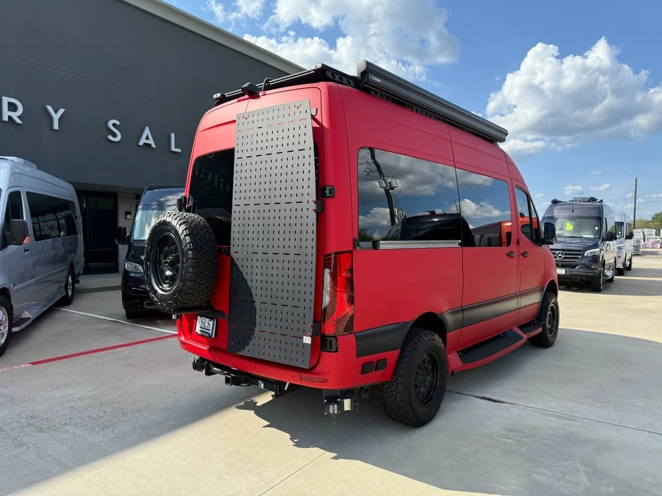 2024 Mercedes-Benz VS30 Sprinter - Image 2 of 18