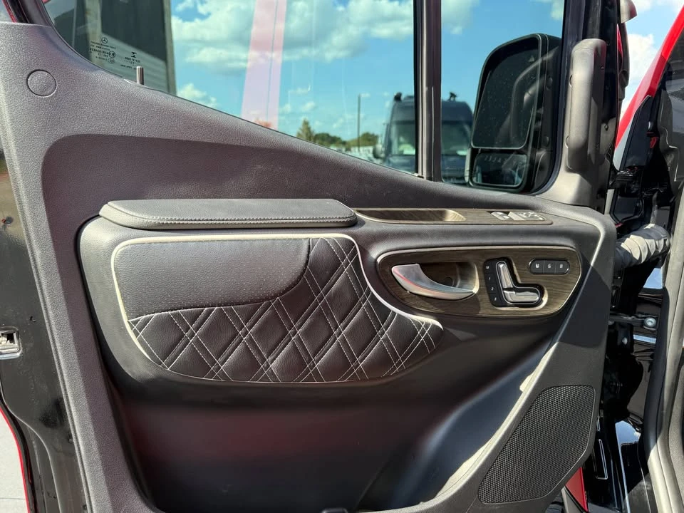 2024 Mercedes-Benz VS30 Sprinter - Image 9 of 18