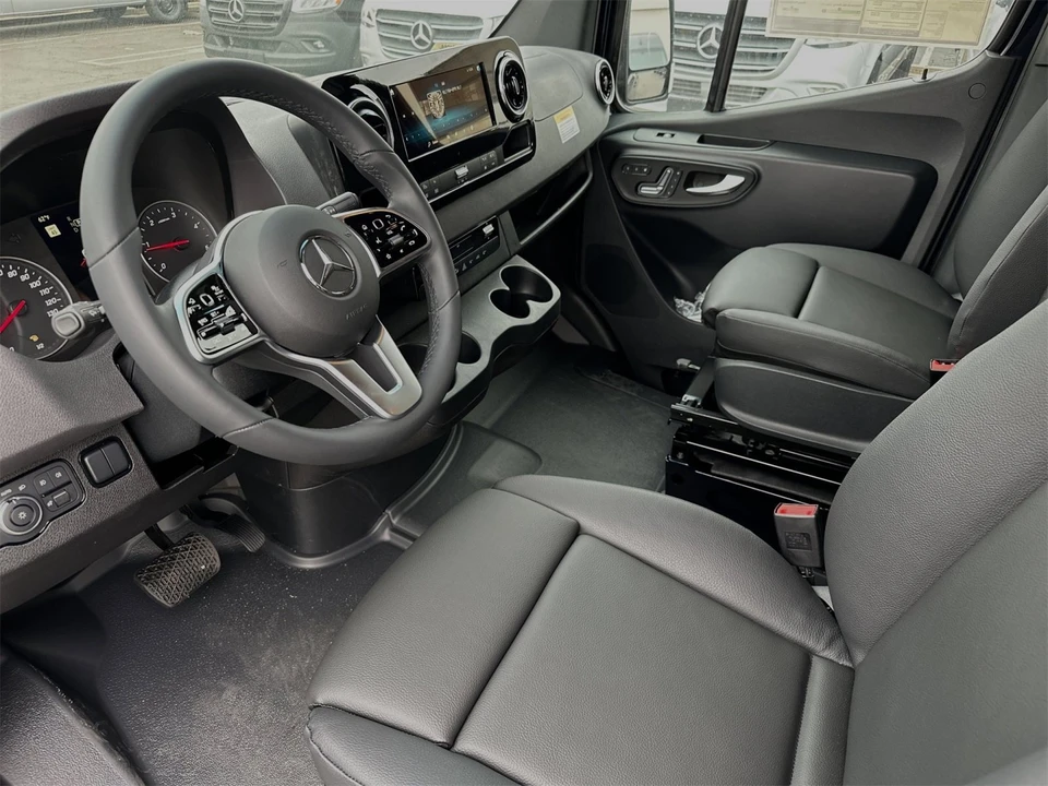 2024 Mercedes-Benz VS30 Sprinter - Image 10 of 12