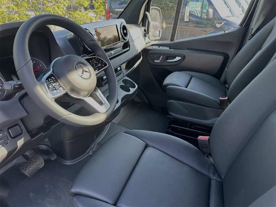 2024 Mercedes-Benz VS30 Sprinter - Image 10 of 12