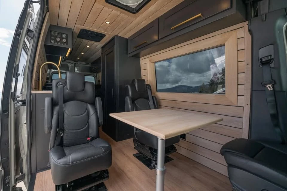 2024 Mercedes-Benz VS30 Sprinter - Image 3 of 9