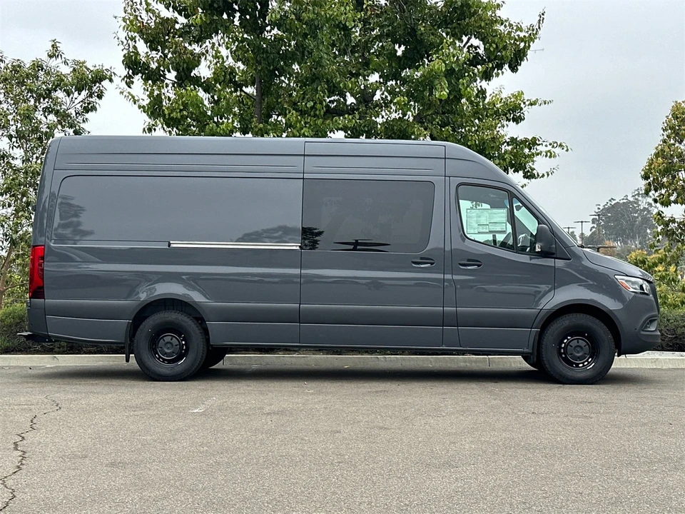 2024 Mercedes-Benz VS30 Sprinter - Image 2 of 12