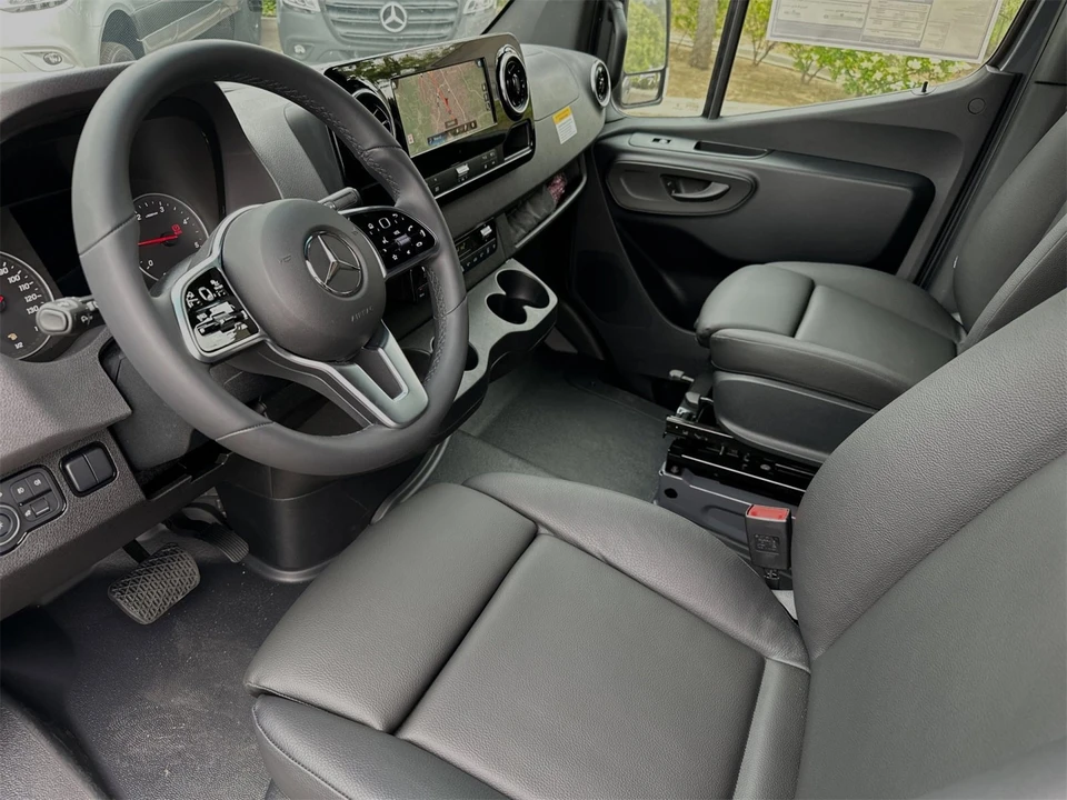 2024 Mercedes-Benz VS30 Sprinter - Image 10 of 12