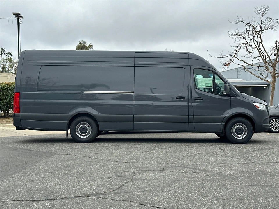 2024 Mercedes-Benz VS30 Sprinter - Image 2 of 12