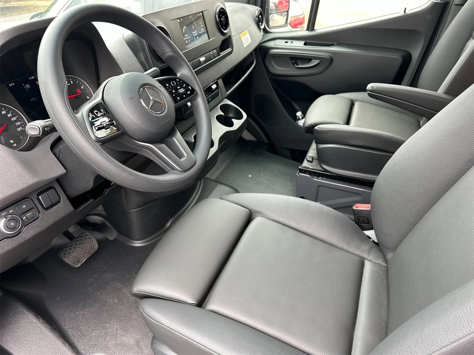 2024 Mercedes-Benz VS30 Sprinter - Image 10 of 12
