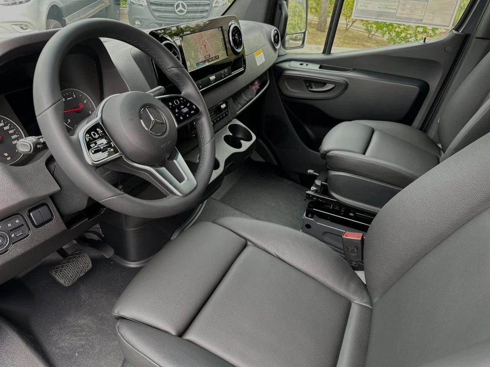 2024 Mercedes-Benz VS30 Sprinter - Image 10 of 21