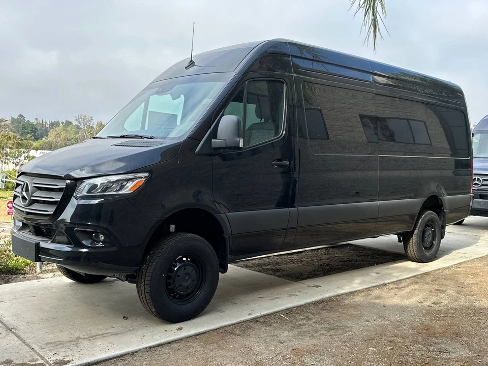2024 Mercedes-Benz VS30 Sprinter - Image 2 of 12