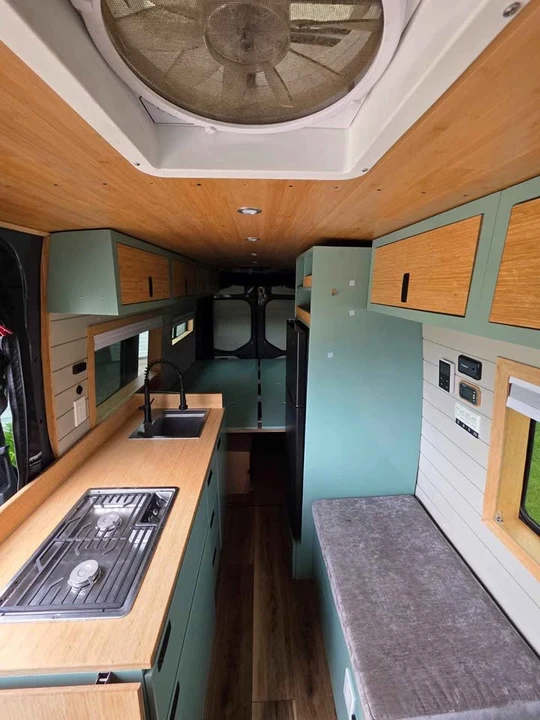 2024 Mercedes-Benz VS30 Sprinter - Image 12 of 19