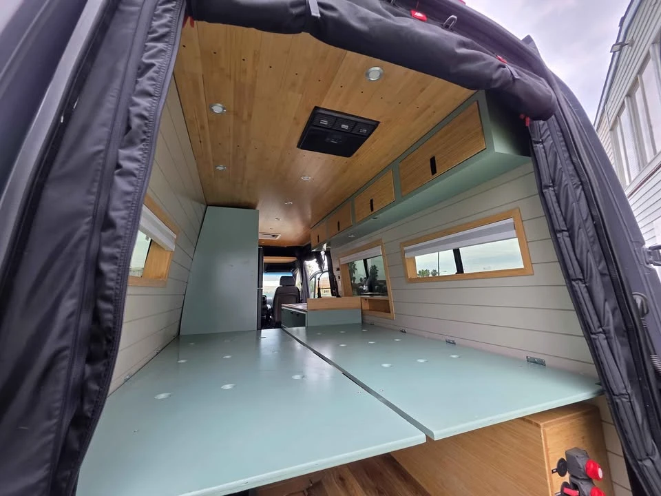 2024 Mercedes-Benz VS30 Sprinter - Image 17 of 19