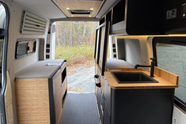 2024 Mercedes-Benz VS30 Sprinter - Image 6 of 7