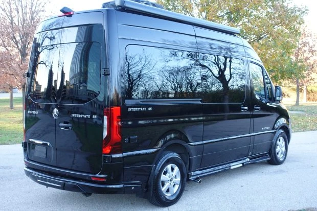 2024 Airstream - Image 2 of 9