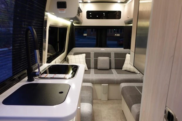 2024 Airstream - Image 6 of 9