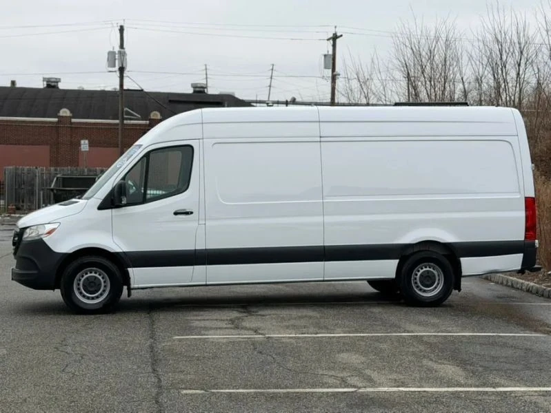 2024 Mercedes-Benz VS30 Sprinter - Image 8 of 12