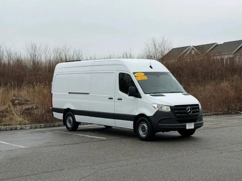2024 Mercedes-Benz VS30 Sprinter - Image 2 of 12