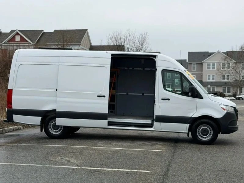 2024 Mercedes-Benz VS30 Sprinter - Image 4 of 12