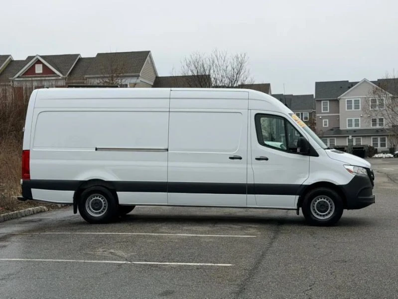 2024 Mercedes-Benz VS30 Sprinter - Image 3 of 12