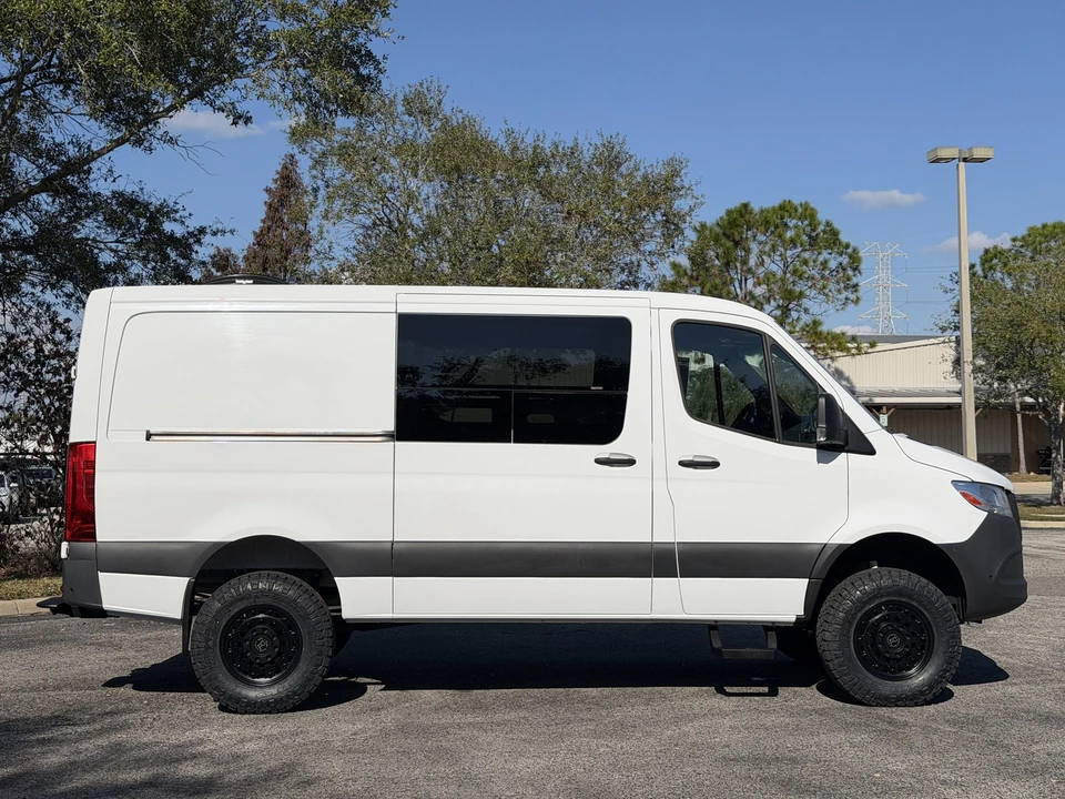 2024 Mercedes-Benz VS30 Sprinter - Image 8 of 21