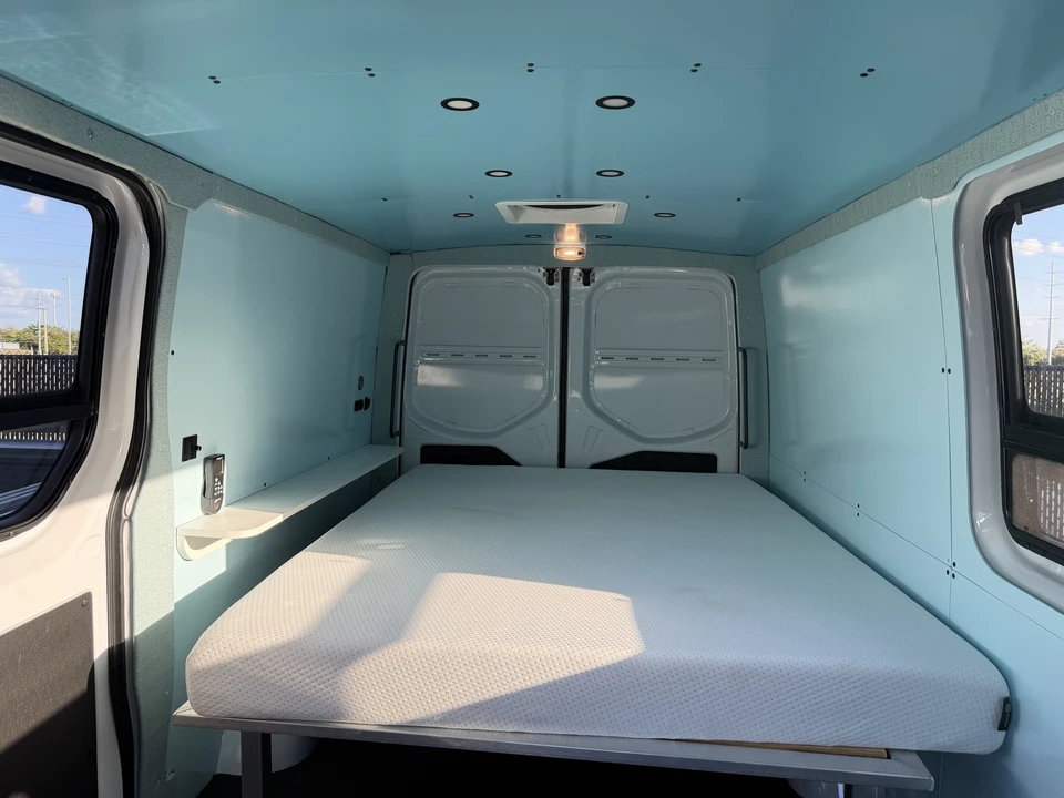 2024 Mercedes-Benz VS30 Sprinter - Image 17 of 21