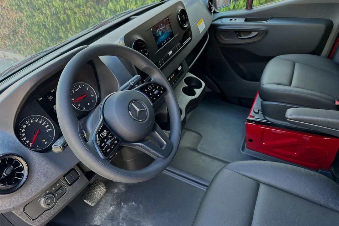 2024 Mercedes-Benz VS30 Sprinter - Image 10 of 21