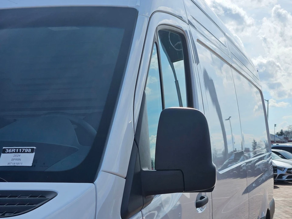 2024 Mercedes-Benz VS30 Sprinter - Image 9 of 21