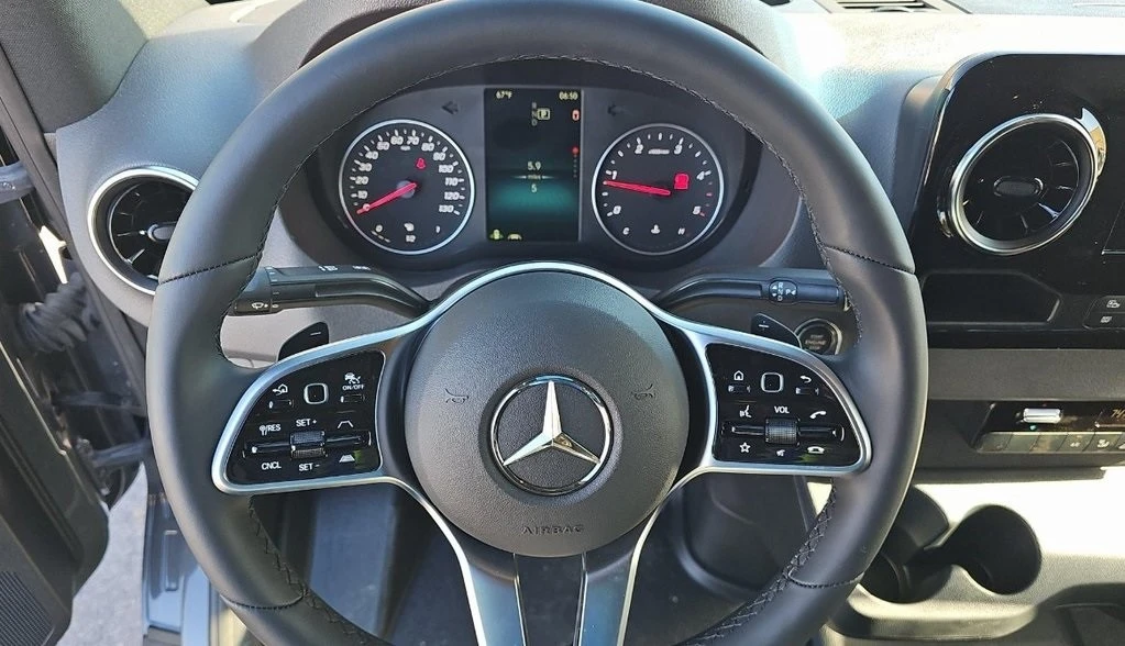 2024 Mercedes-Benz VS30 Sprinter - Image 10 of 12