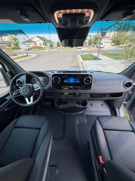 2024 Mercedes-Benz VS30 Sprinter - Image 9 of 12
