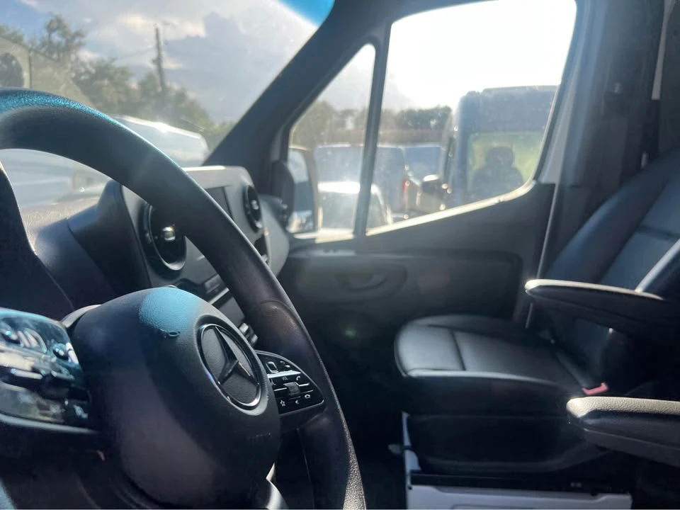 2024 Mercedes-Benz VS30 Sprinter - Image 8 of 19