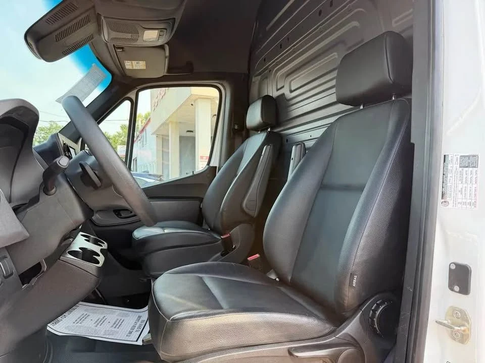2024 Mercedes-Benz VS30 Sprinter - Image 8 of 15