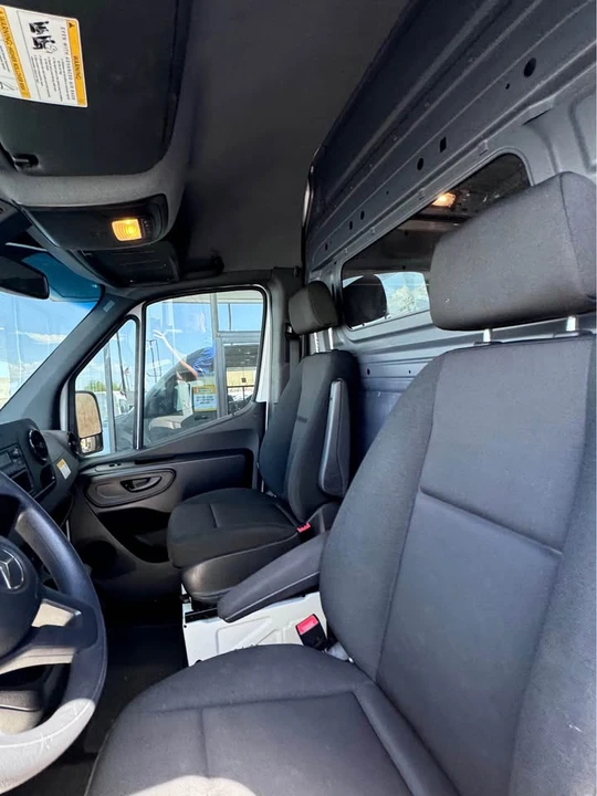 2024 Mercedes-Benz VS30 Sprinter - Image 9 of 12