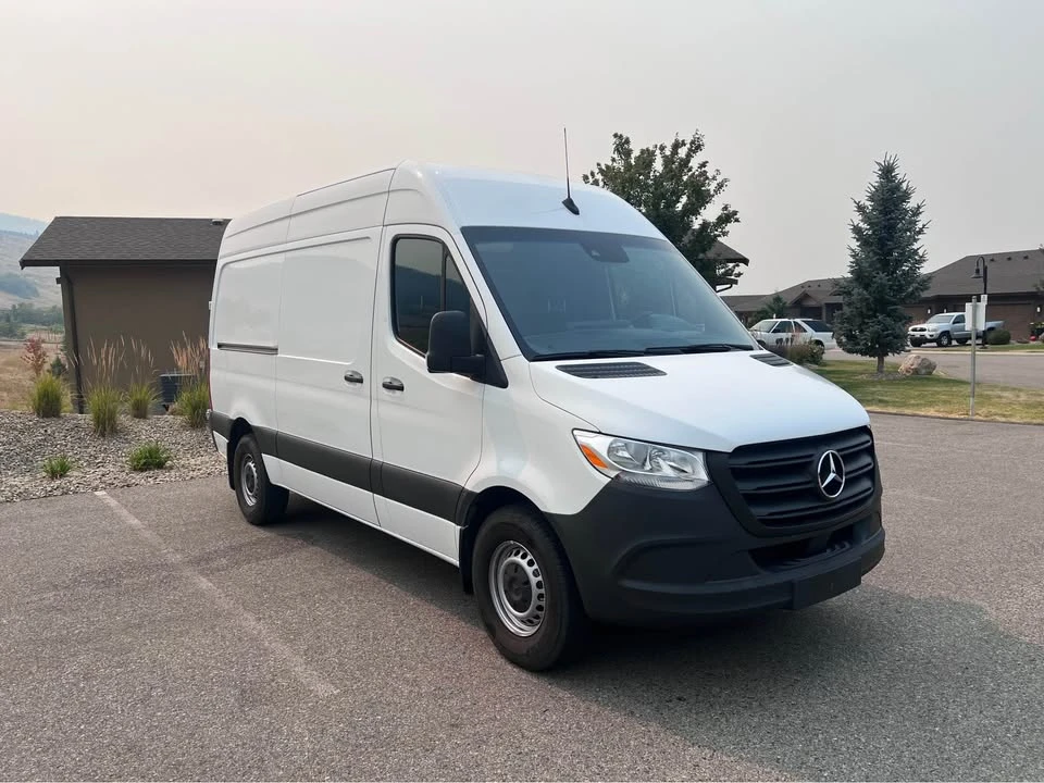 2024 Mercedes-Benz VS30 Sprinter - Image 2 of 9