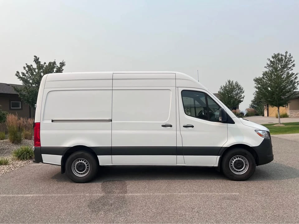 2024 Mercedes-Benz VS30 Sprinter - Image 4 of 9