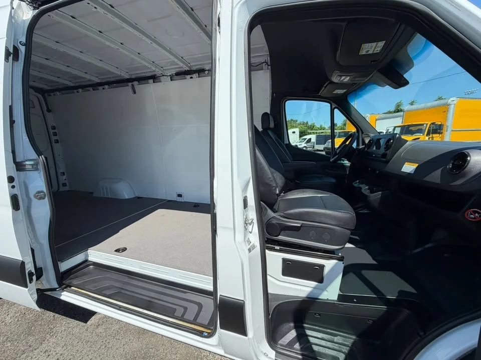 2024 Mercedes-Benz VS30 Sprinter - Image 11 of 17