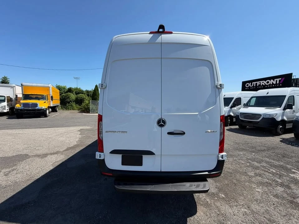 2024 Mercedes-Benz VS30 Sprinter - Image 8 of 17