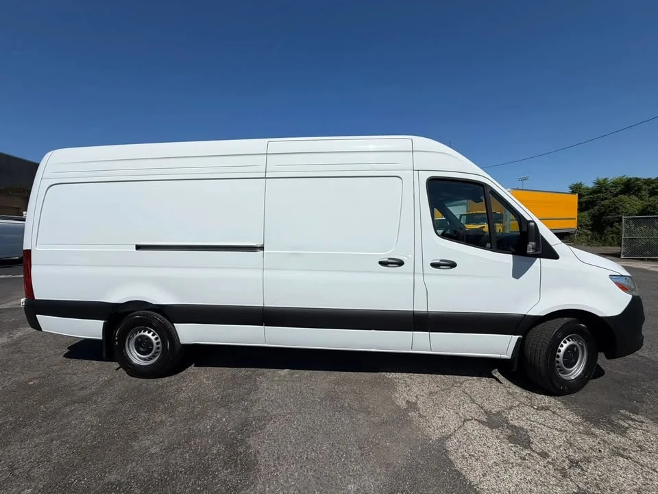 2024 Mercedes-Benz VS30 Sprinter - Image 3 of 17