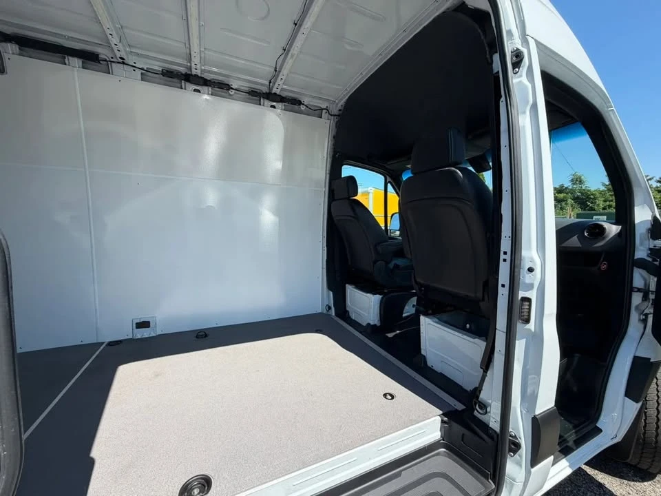 2024 Mercedes-Benz VS30 Sprinter - Image 10 of 17