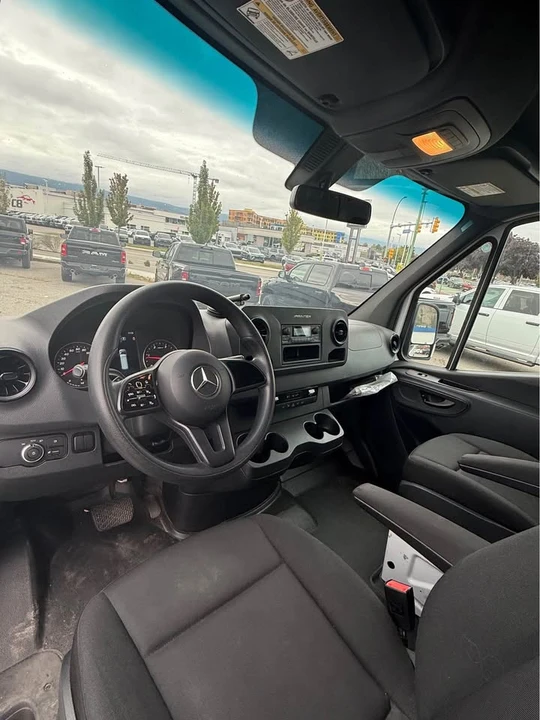 2024 Mercedes-Benz VS30 Sprinter - Image 9 of 15