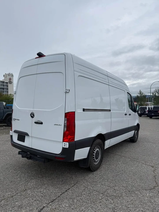 2024 Mercedes-Benz VS30 Sprinter - Image 4 of 15